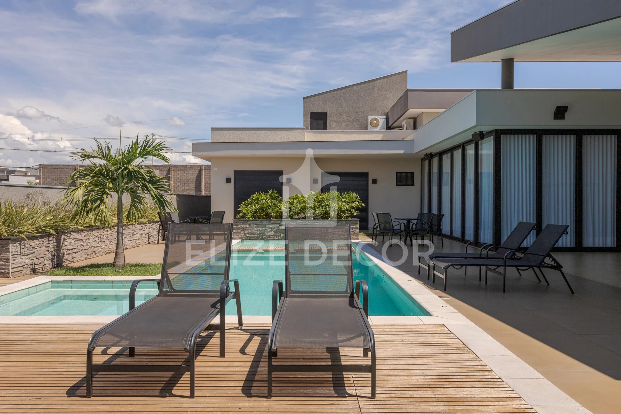 f7d0b3_8ace2ec51b7d425d8ddd145964c3dd1bmv2 copiar